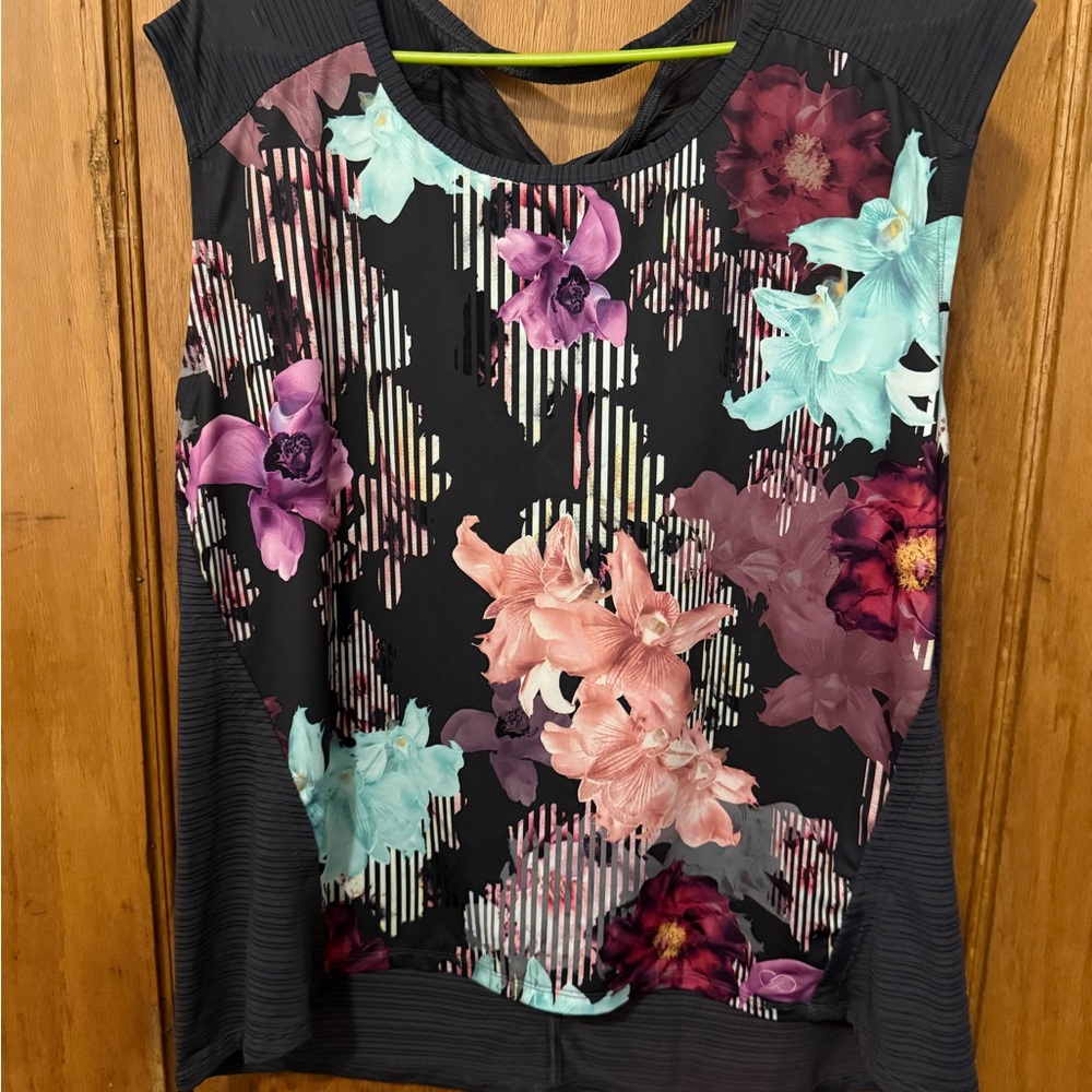 CALIA by Carrie Underwood Floral Women's Athletic Top - Black and Multicolor